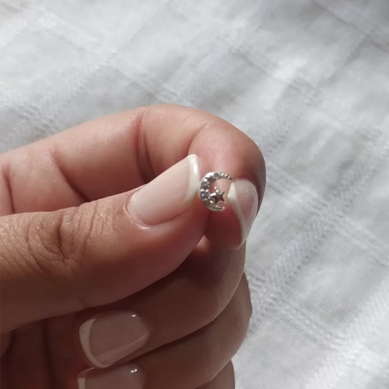 Aro mini de plata 925-plata lisa Modelo Moon (unidad) aro pasante con cierre mariposa.